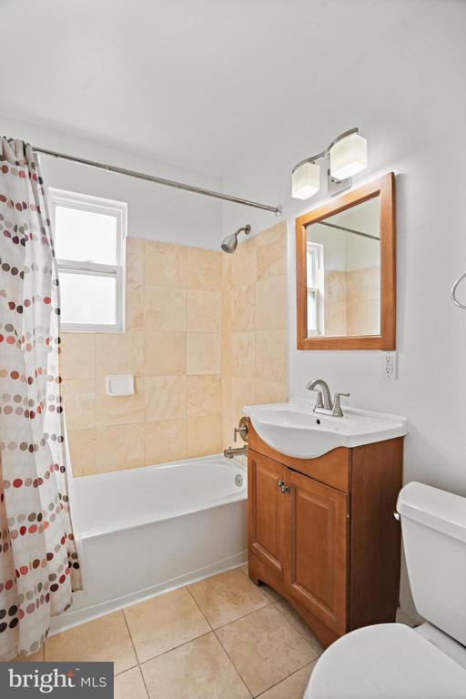 907 Euclid St NW #203