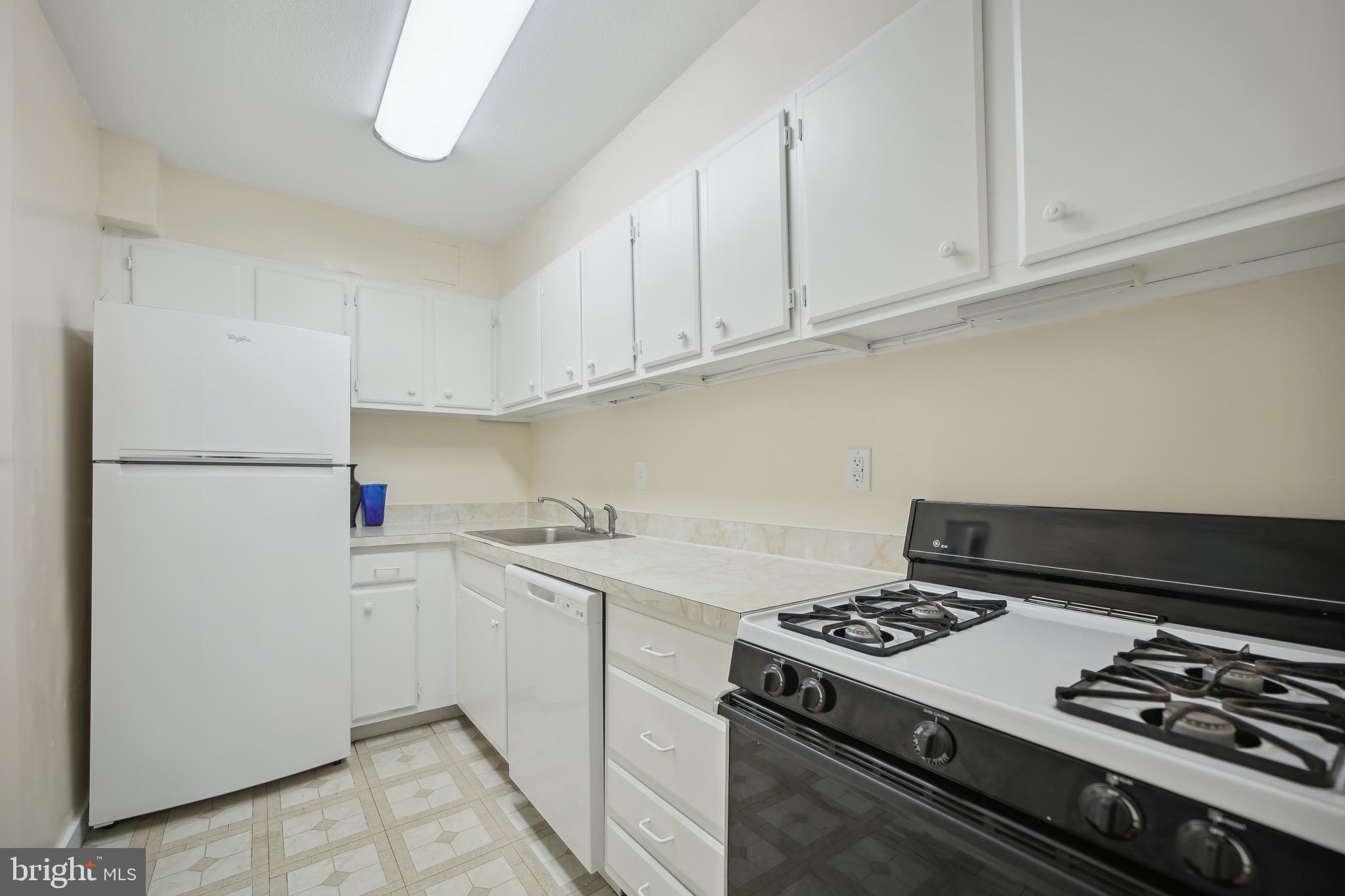 490 M St SW #W106