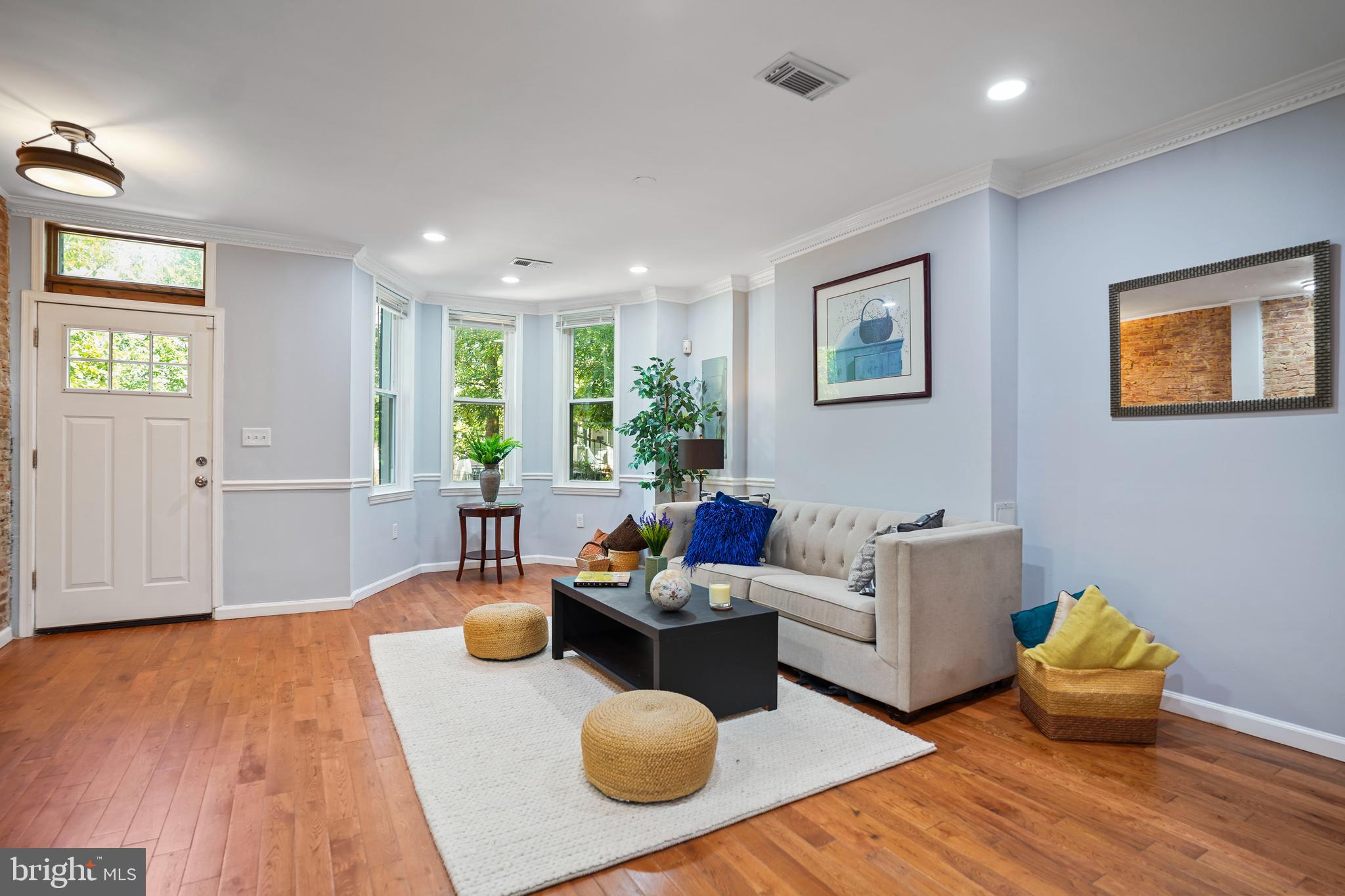 1119 I St NE