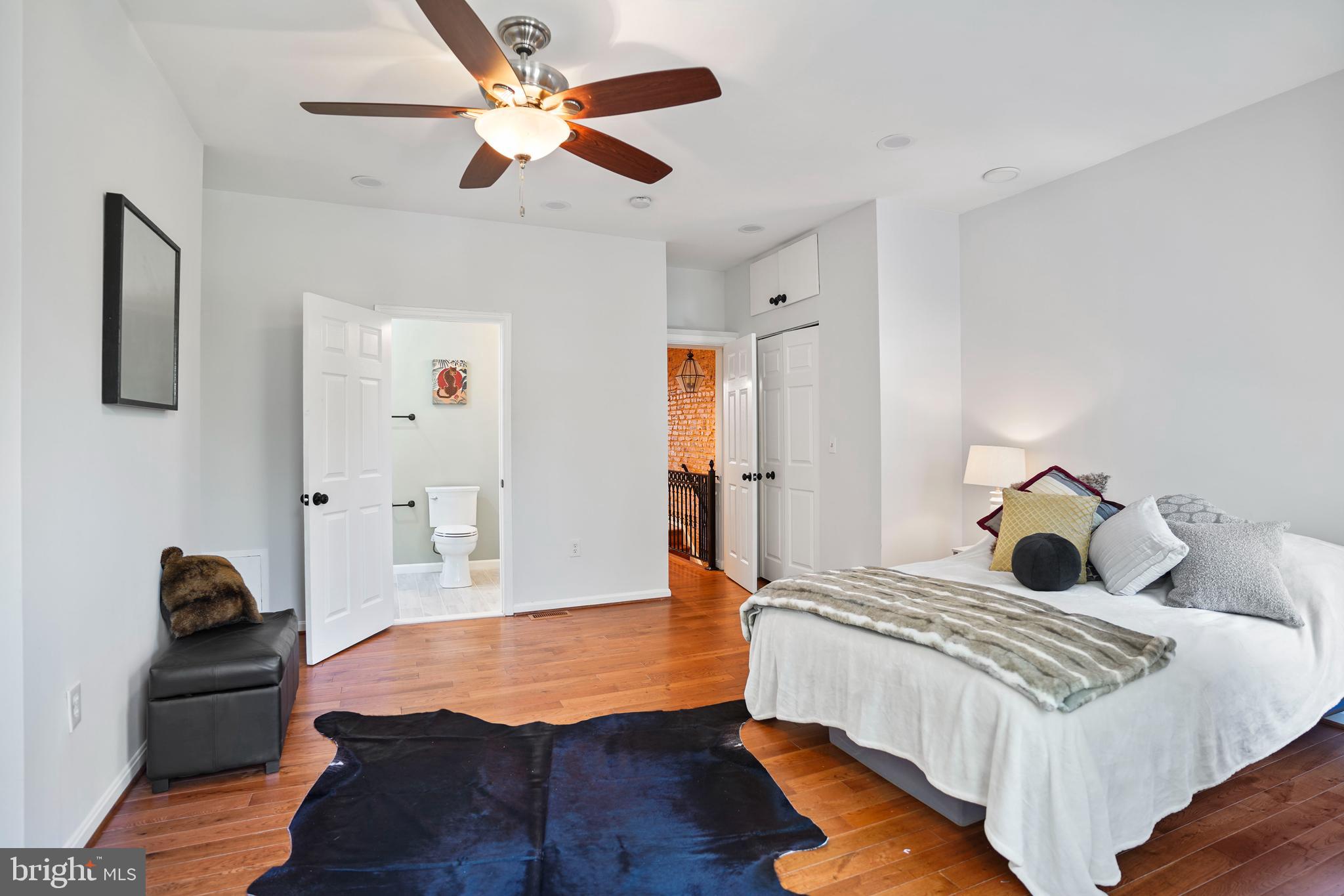 1119 I St NE