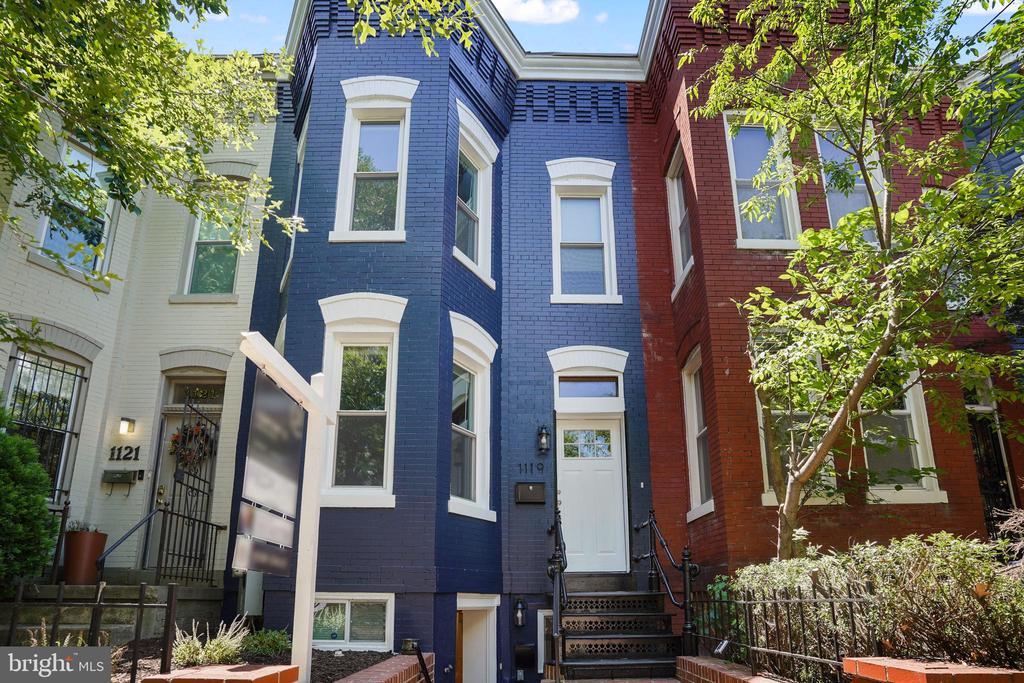 1119 I St NE