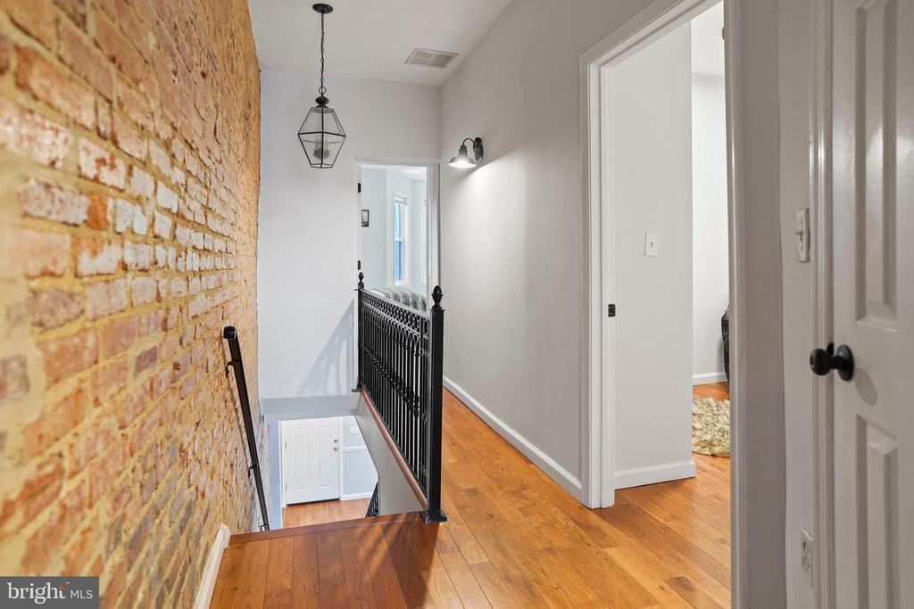 1119 I St NE