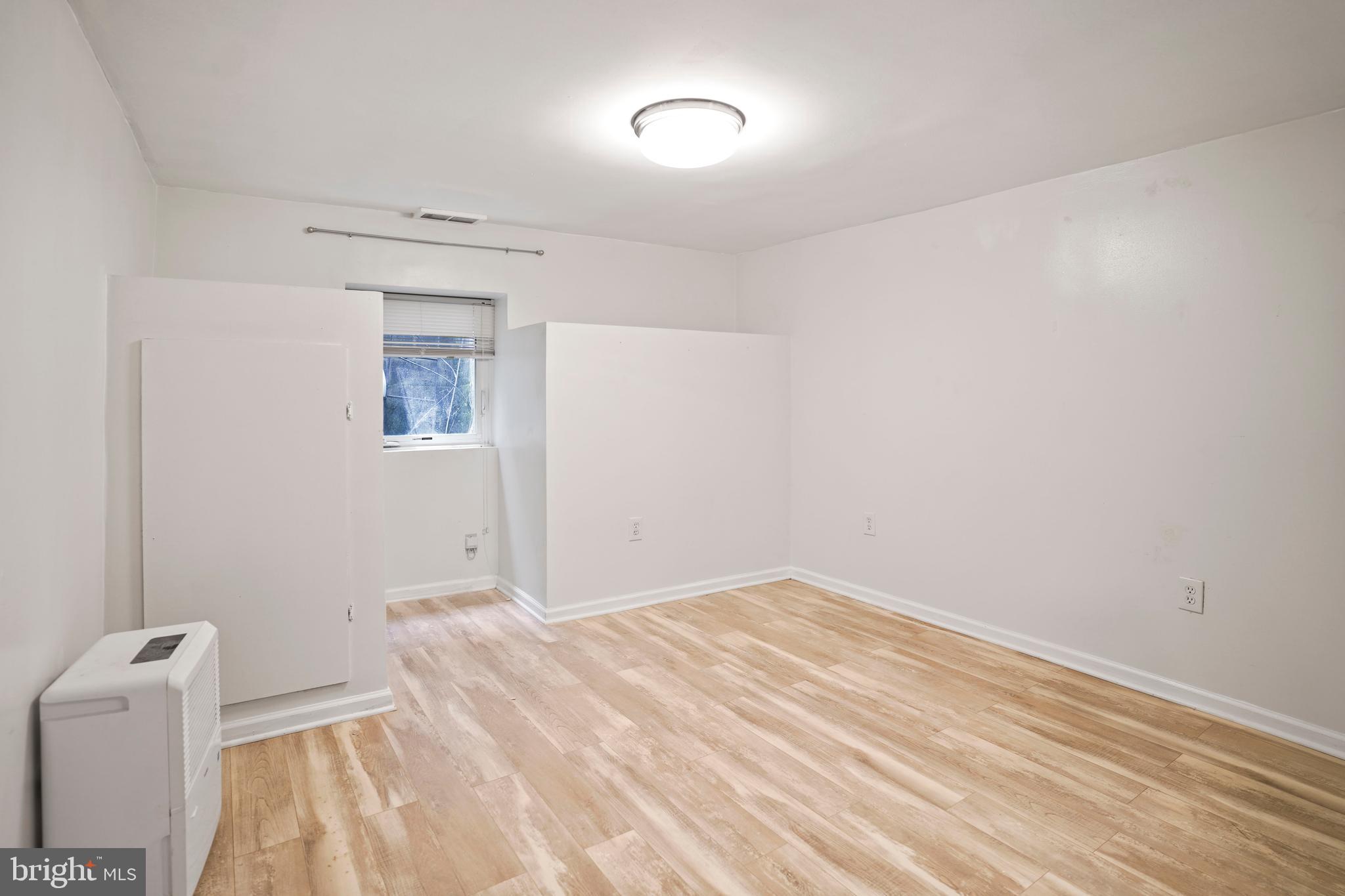 1119 I St NE