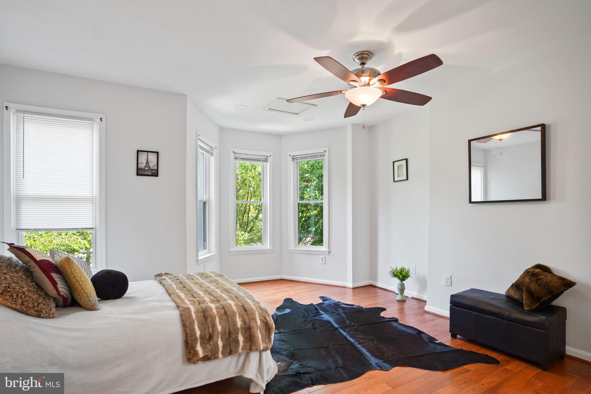1119 I St NE
