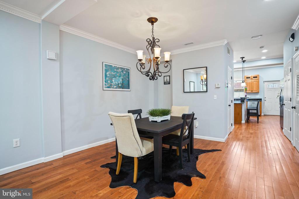 1119 I St NE