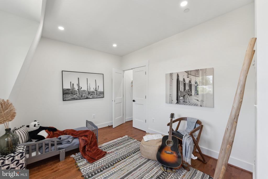 414 Luray Pl NW #2