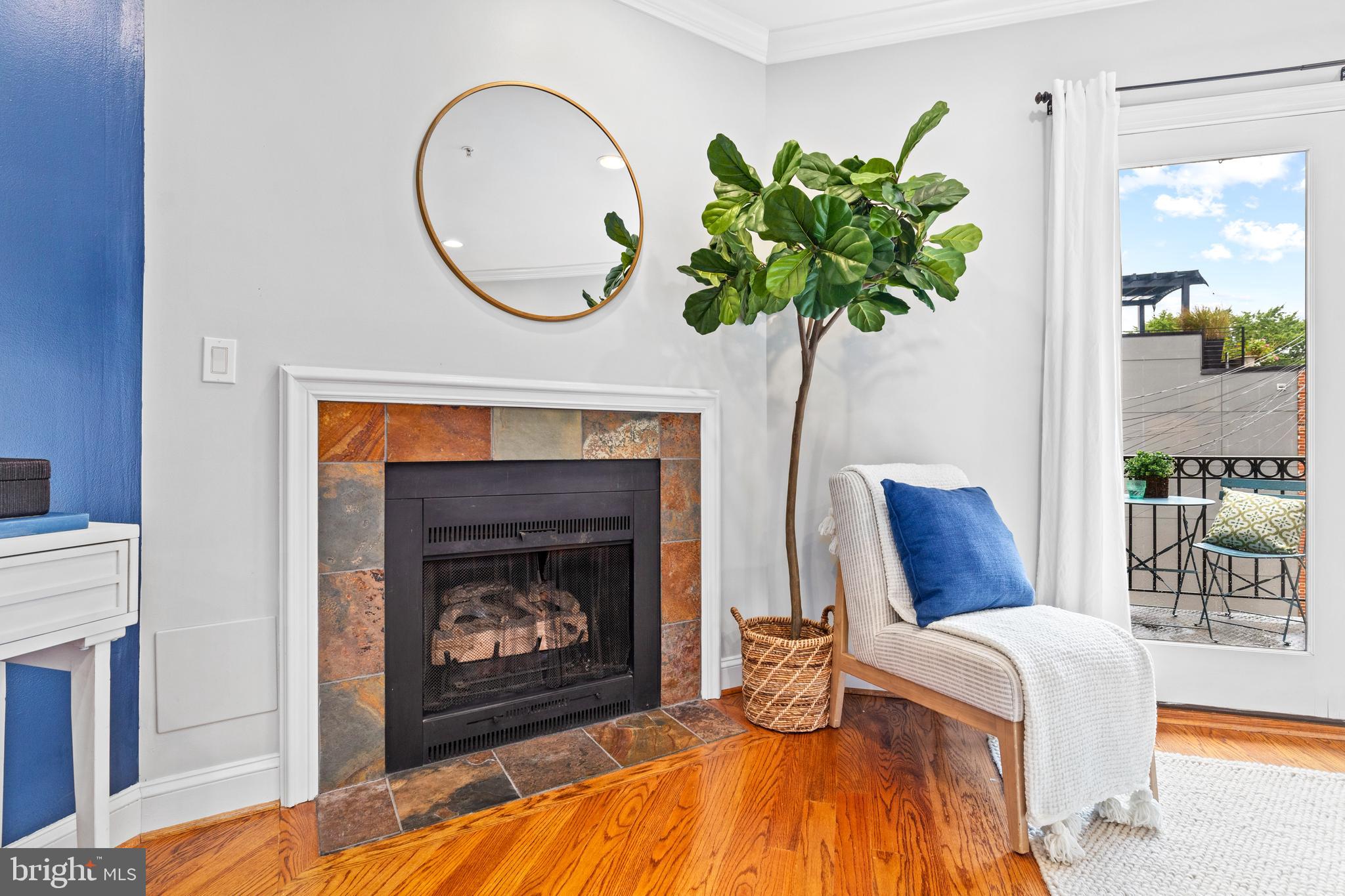 1116 C St NE #201