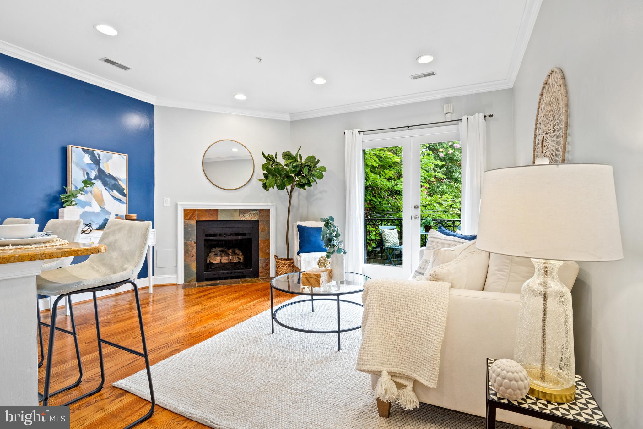 1116 C St NE #201