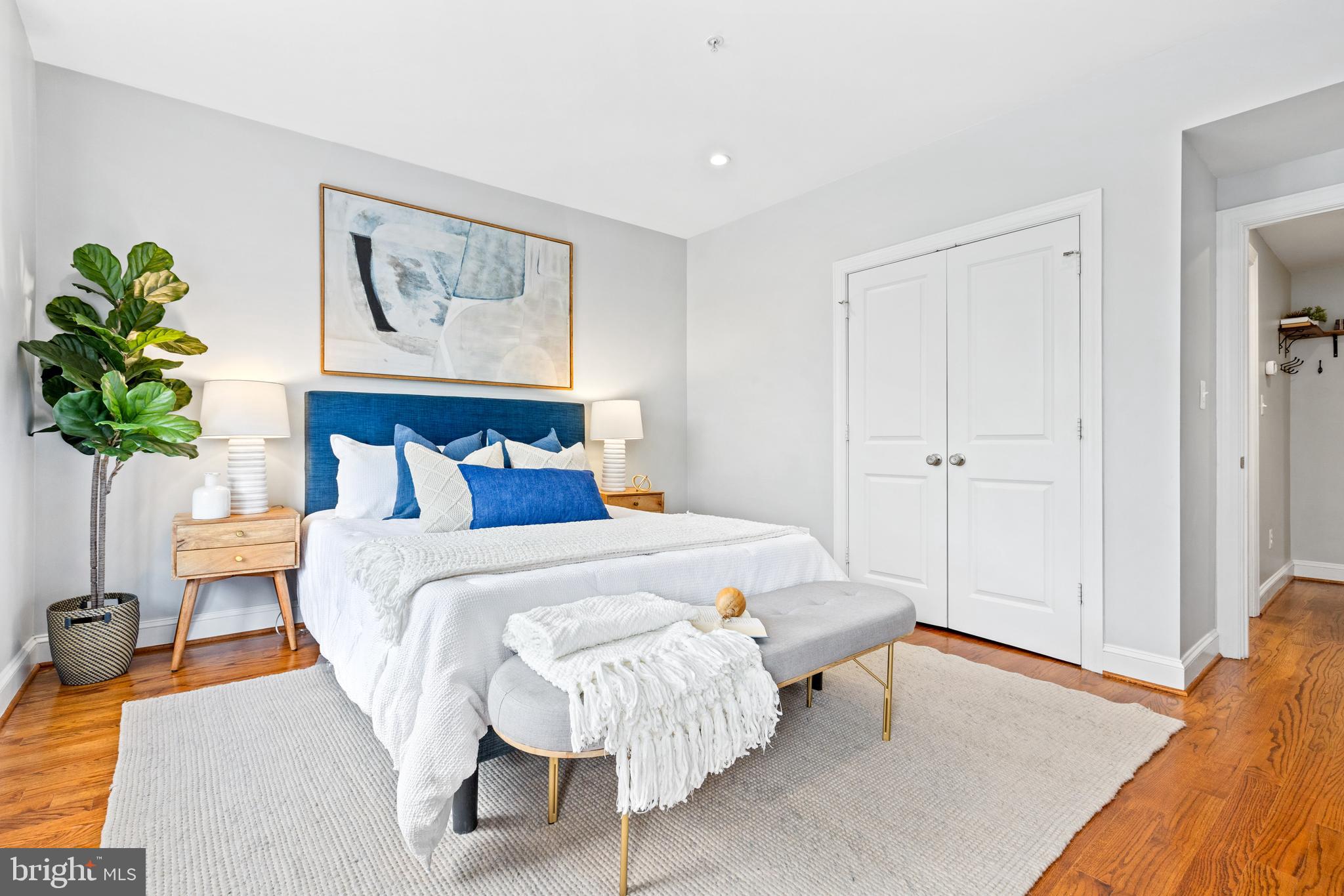 1116 C St NE #201