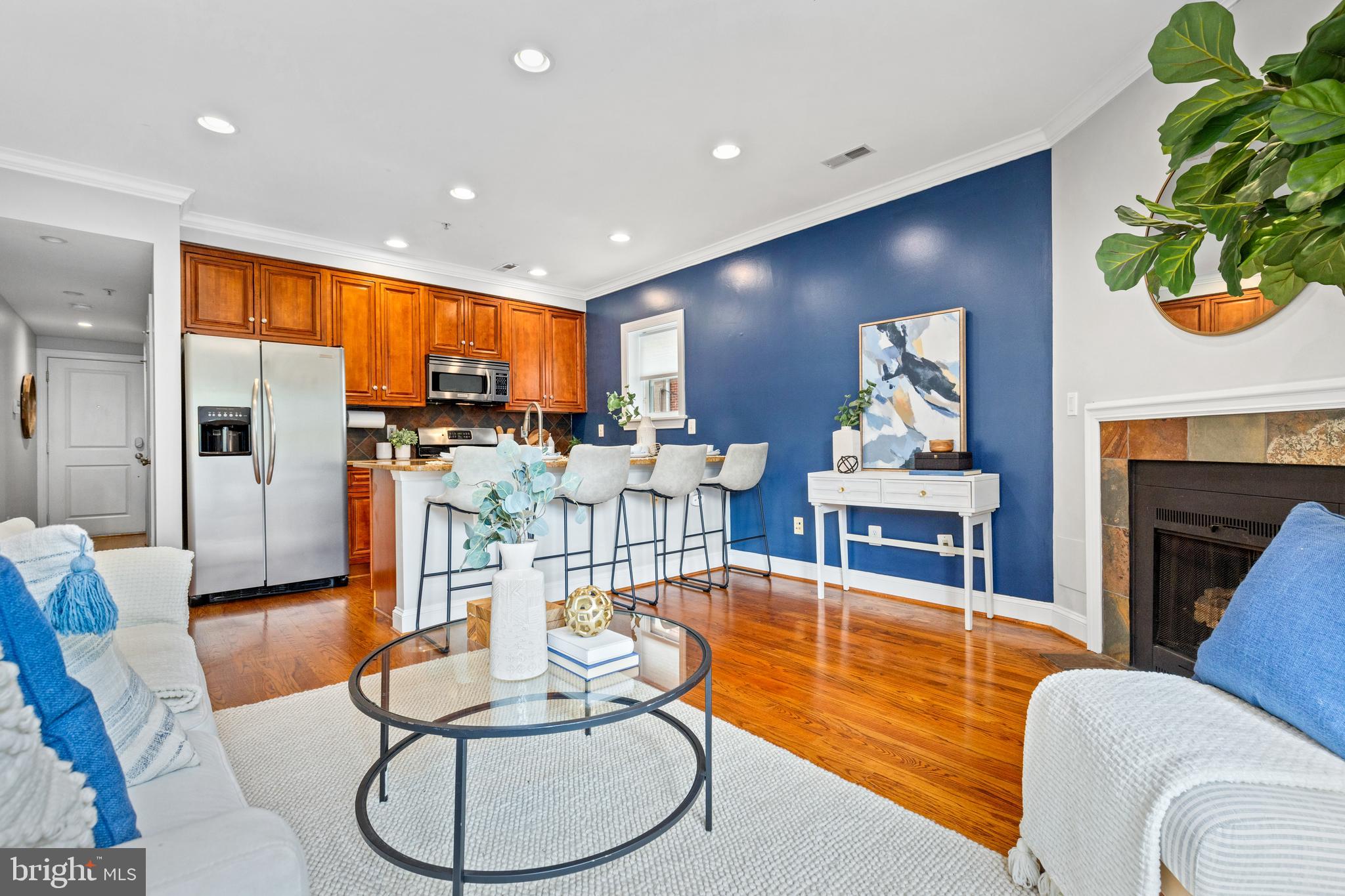 1116 C St NE #201
