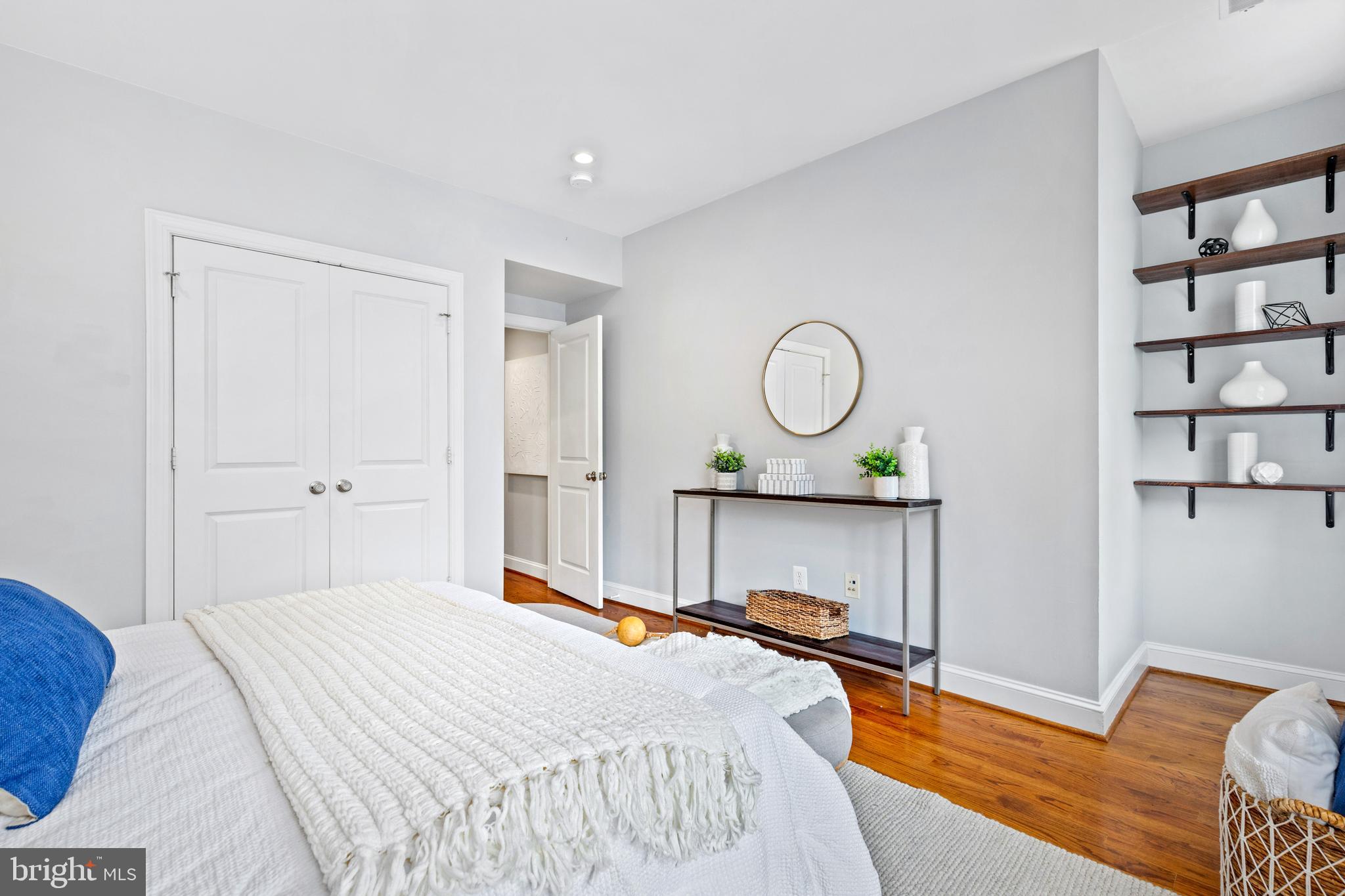 1116 C St NE #201