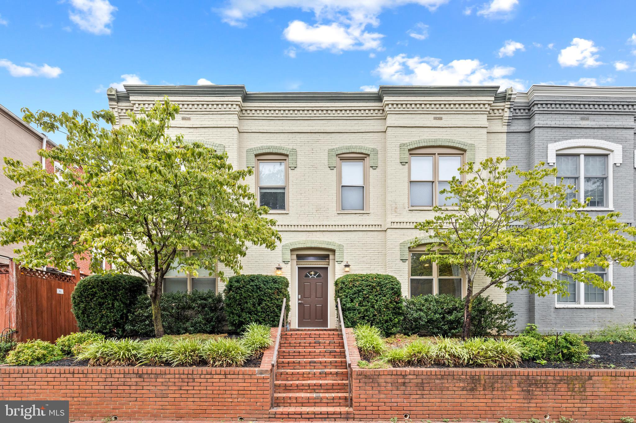 1116 C St NE #201