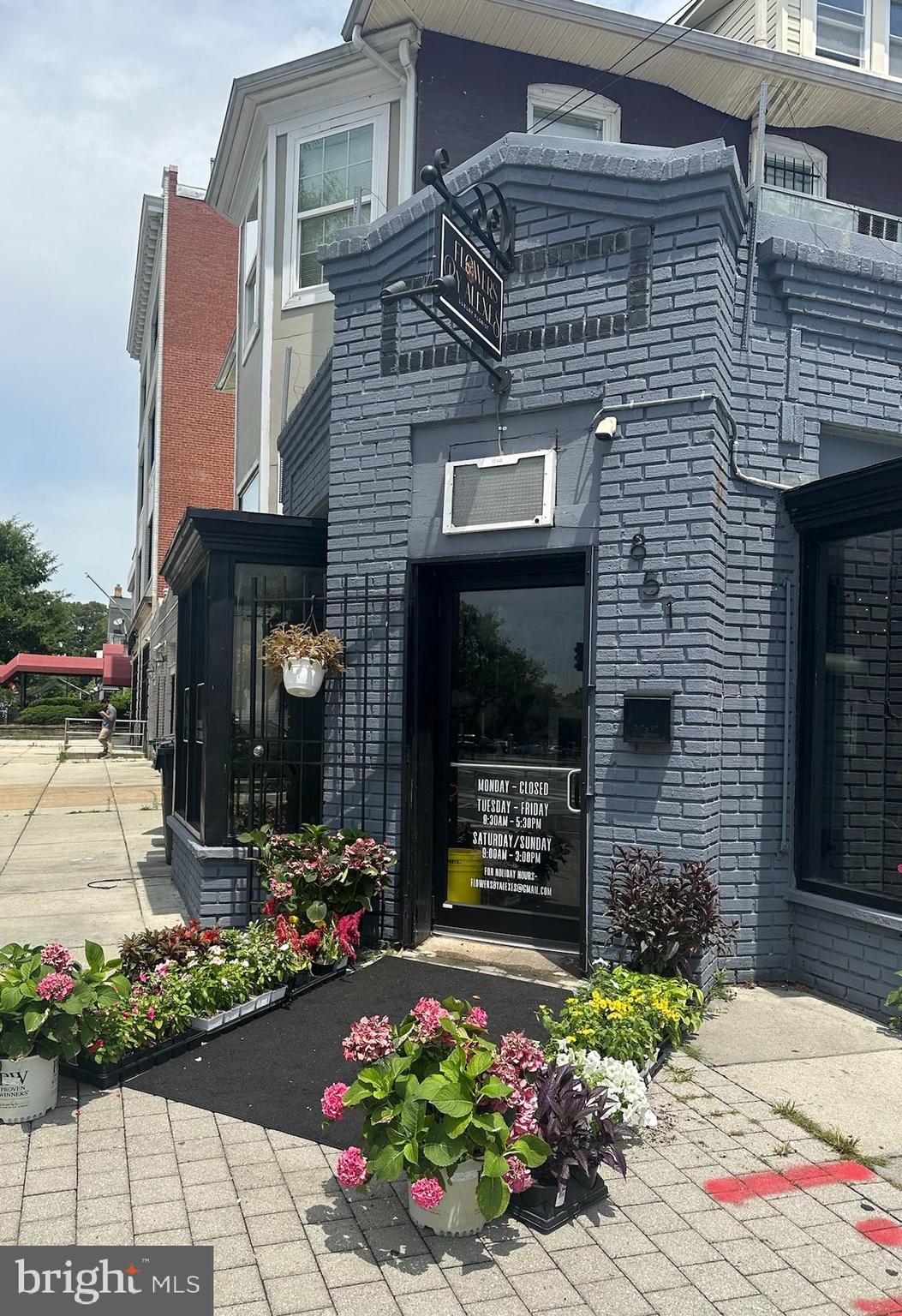 843 UPSHUR ST NW #301