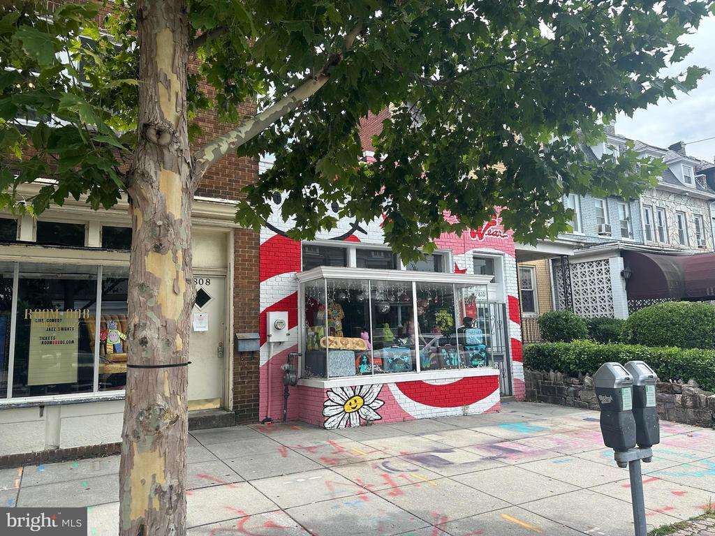843 UPSHUR ST NW #301
