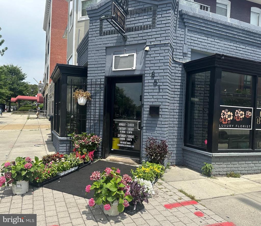 843 UPSHUR ST NW #301