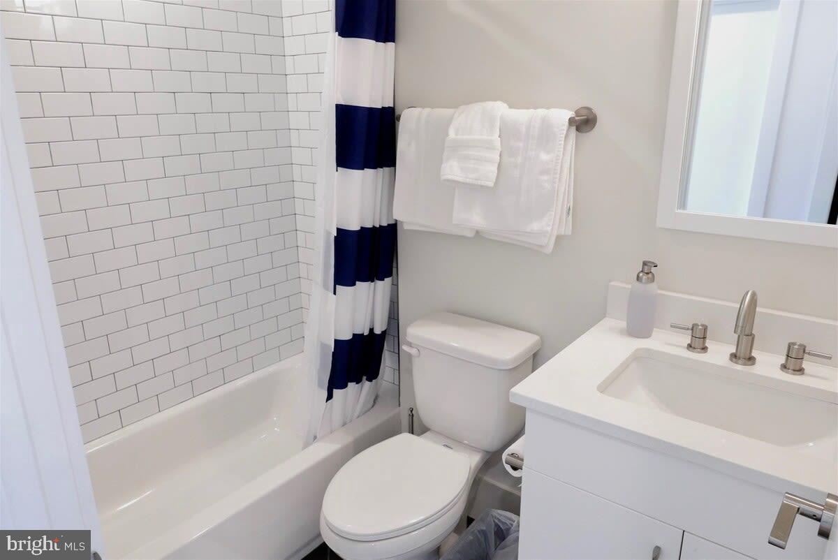 843 UPSHUR ST NW #301