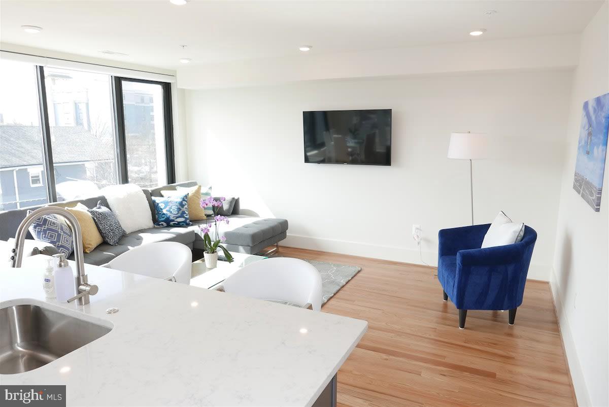 843 UPSHUR ST NW #301