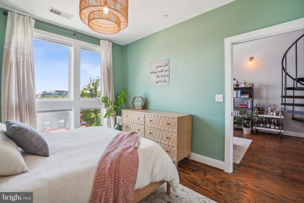 2920 GEORGIA AVE NW #401