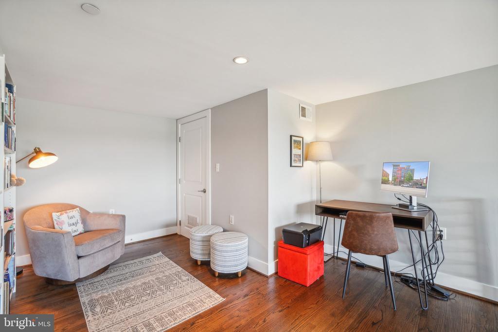 2920 GEORGIA AVE NW #401