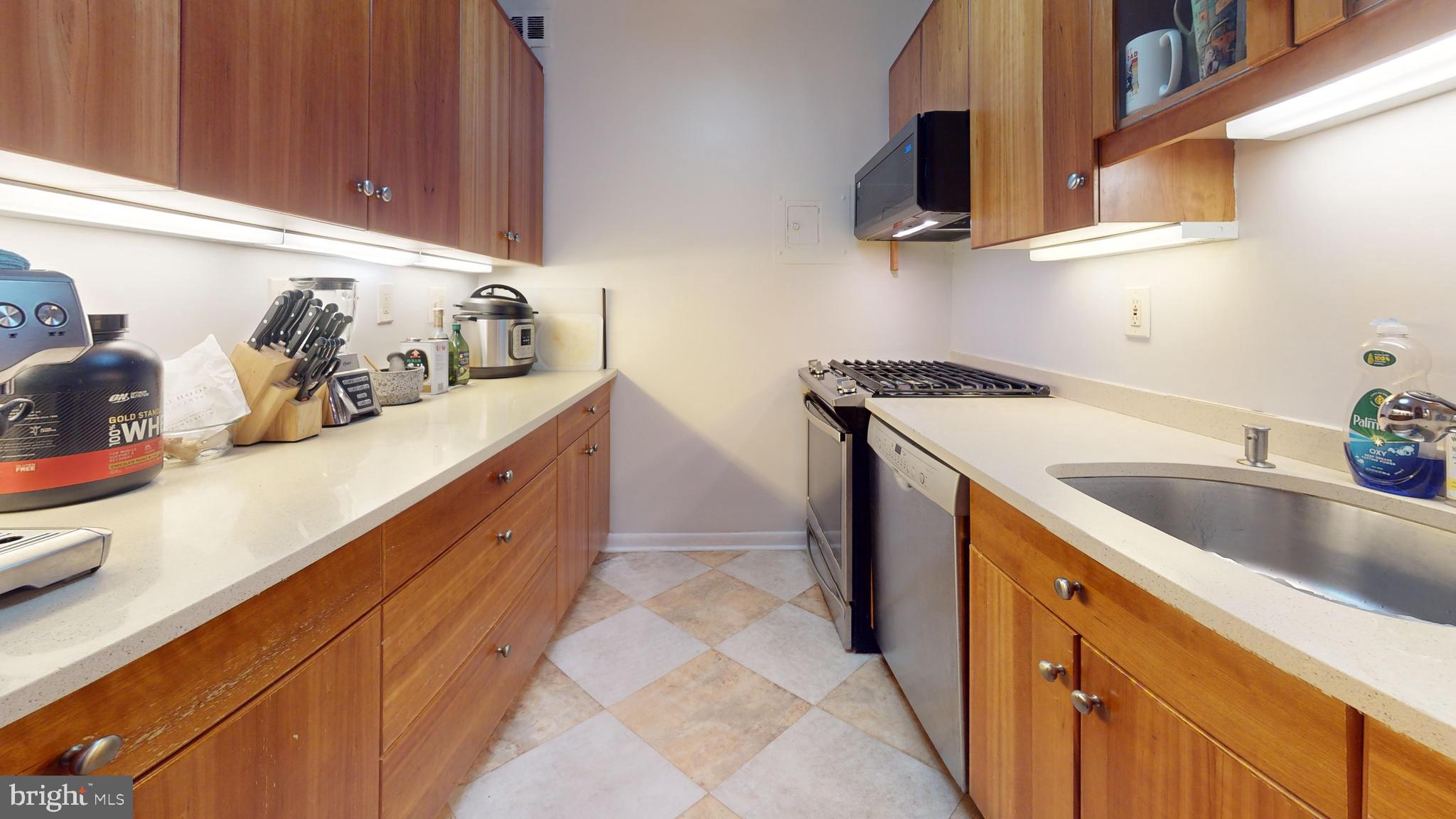 2711 ORDWAY ST NW #109