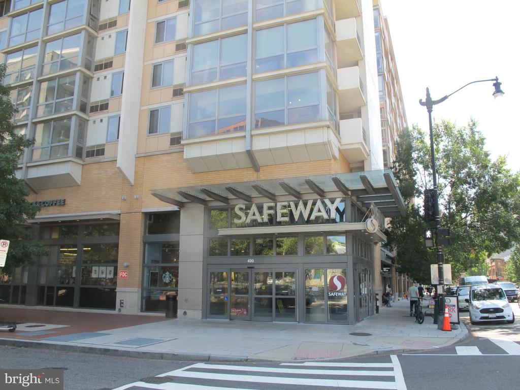 437 New York Ave NW #704