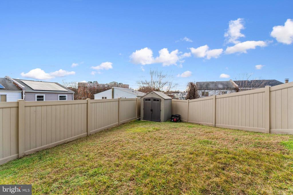 4750 6th Pl NE