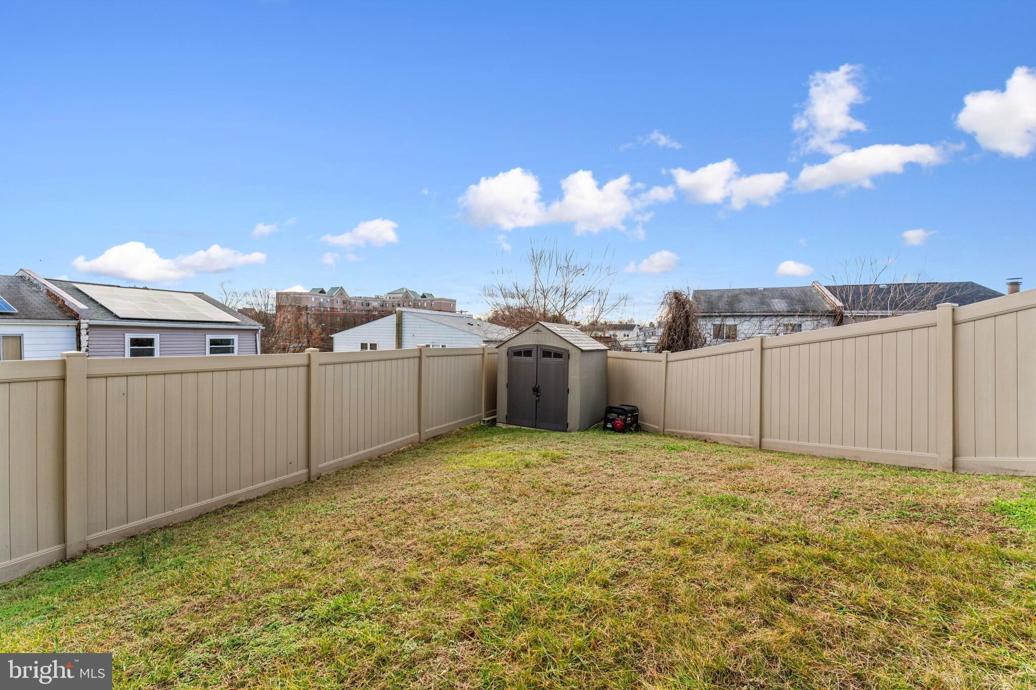 4750 6th Pl NE