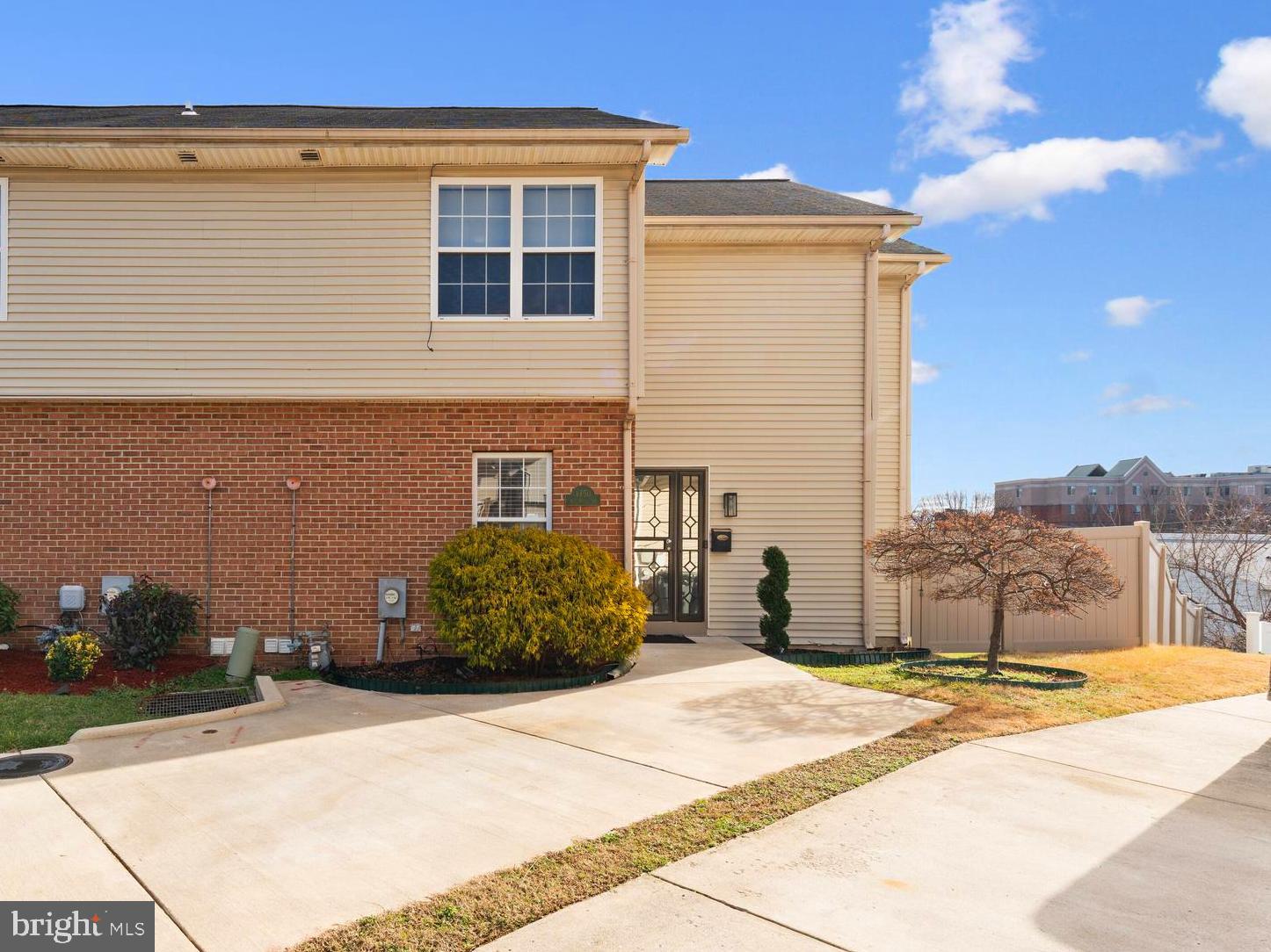 4750 6th Pl NE