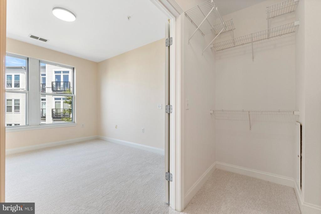 1391 Pennsylvania Ave SE #422