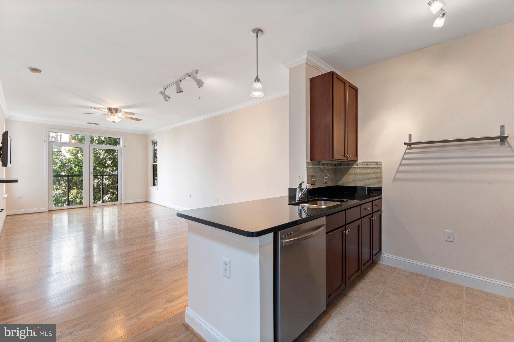 1391 Pennsylvania Ave SE #422