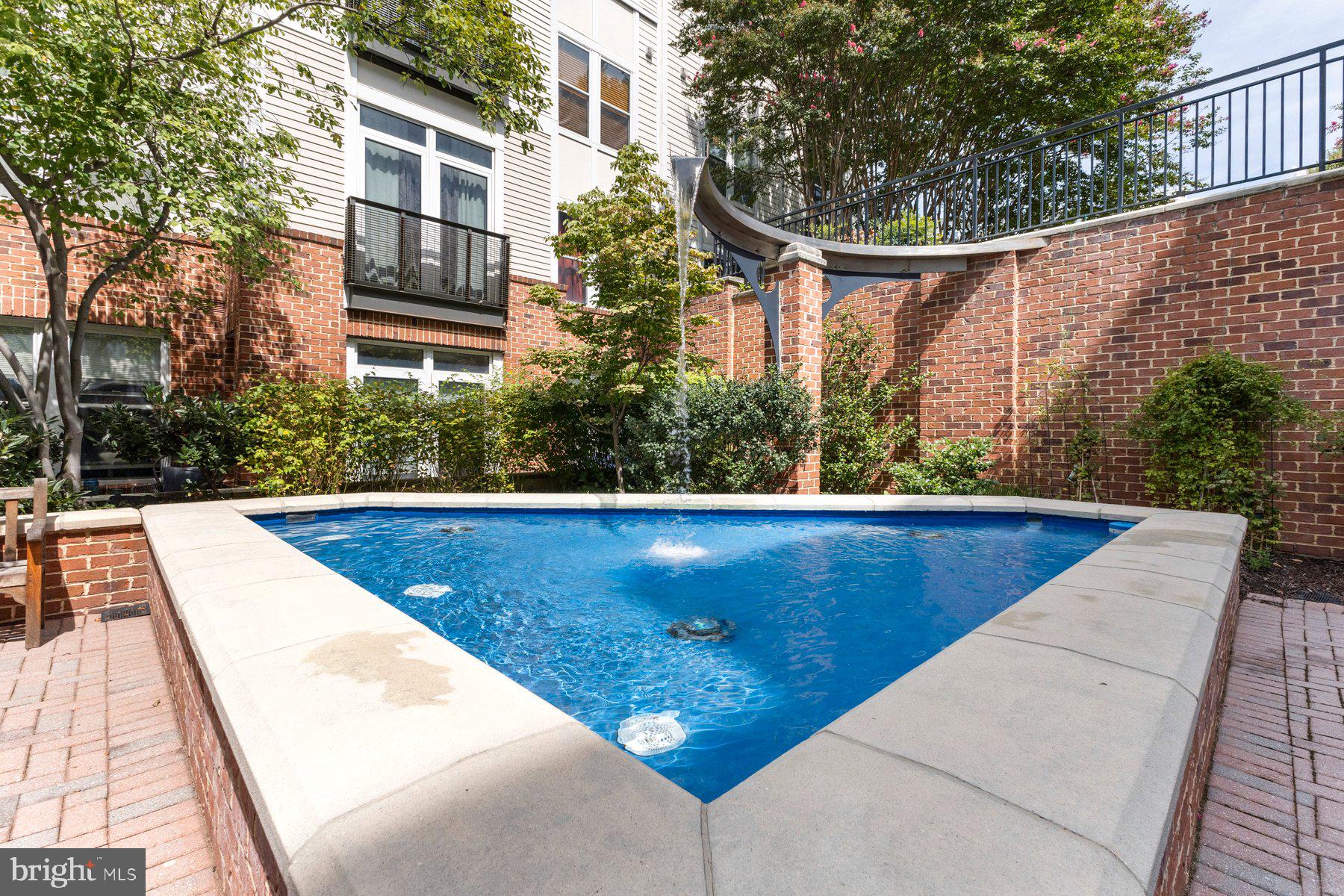 1391 Pennsylvania Ave SE #422