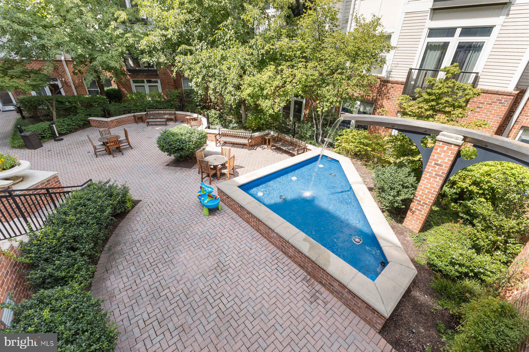1391 Pennsylvania Ave SE #422