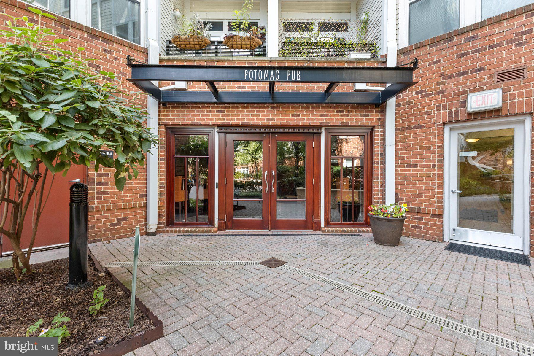 1391 Pennsylvania Ave SE #422