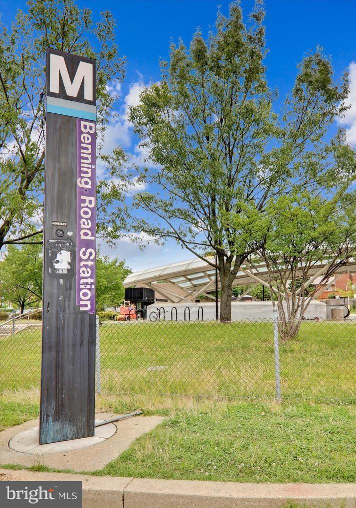 713 Anacostia Ave NE