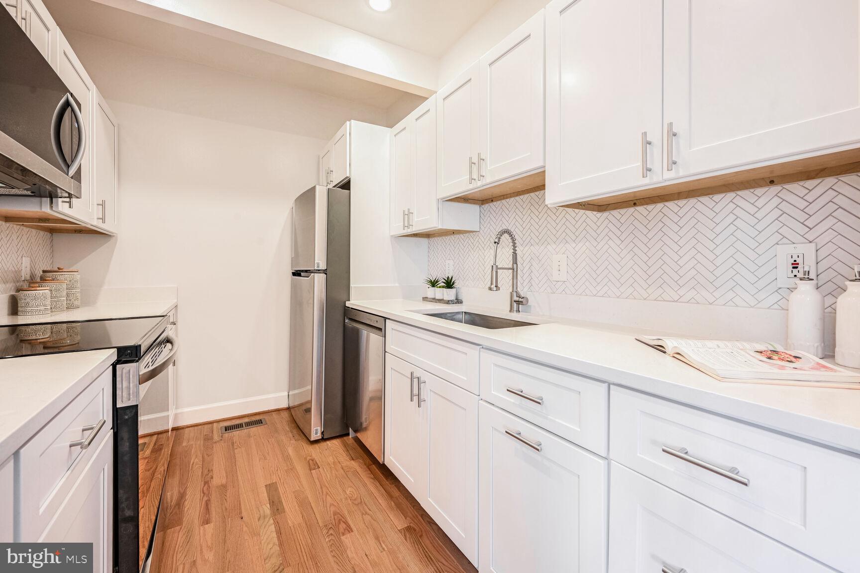 1715 Swann St NW #5