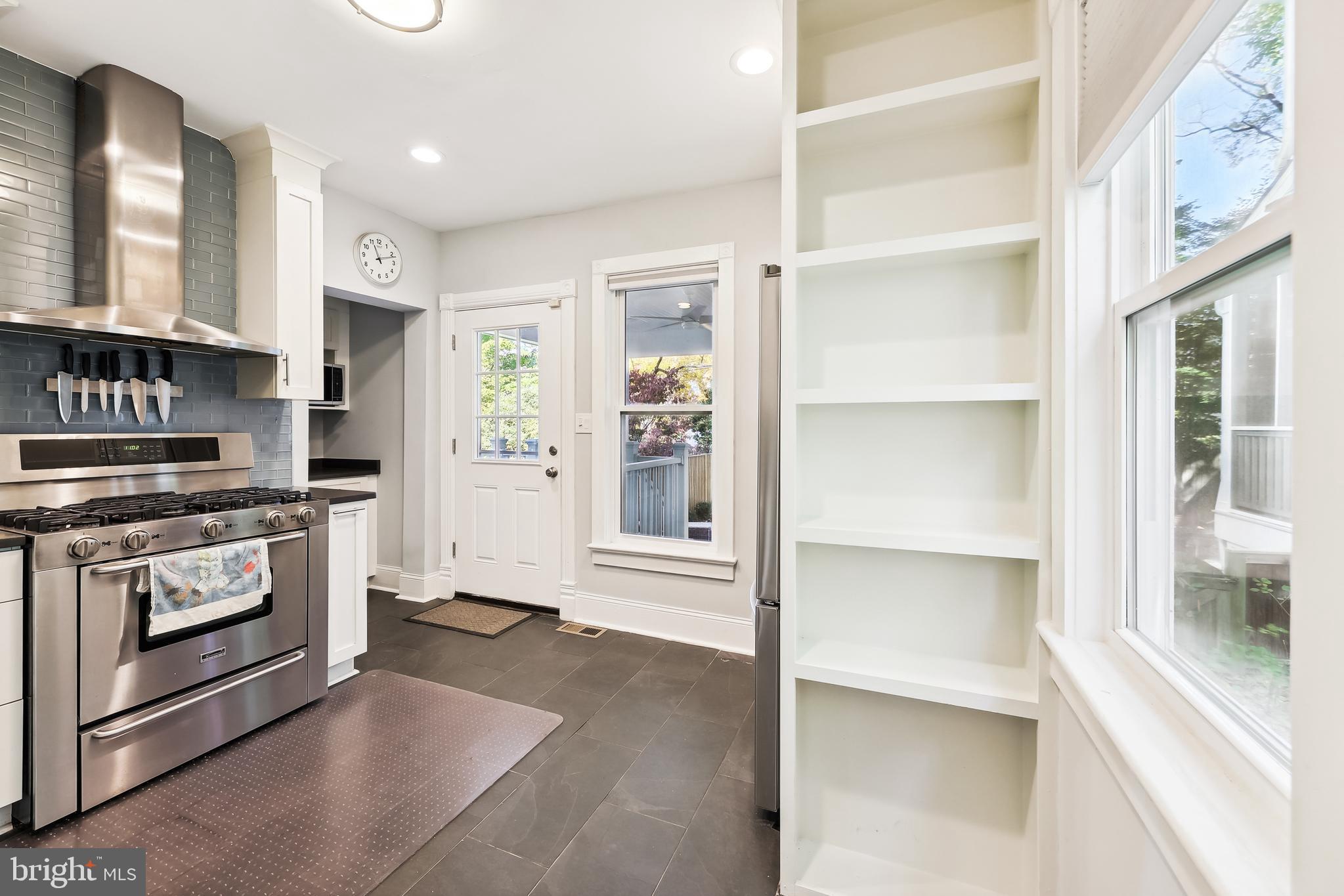 4439 ALTON PLACE NW