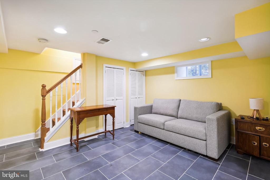 4439 ALTON PLACE NW