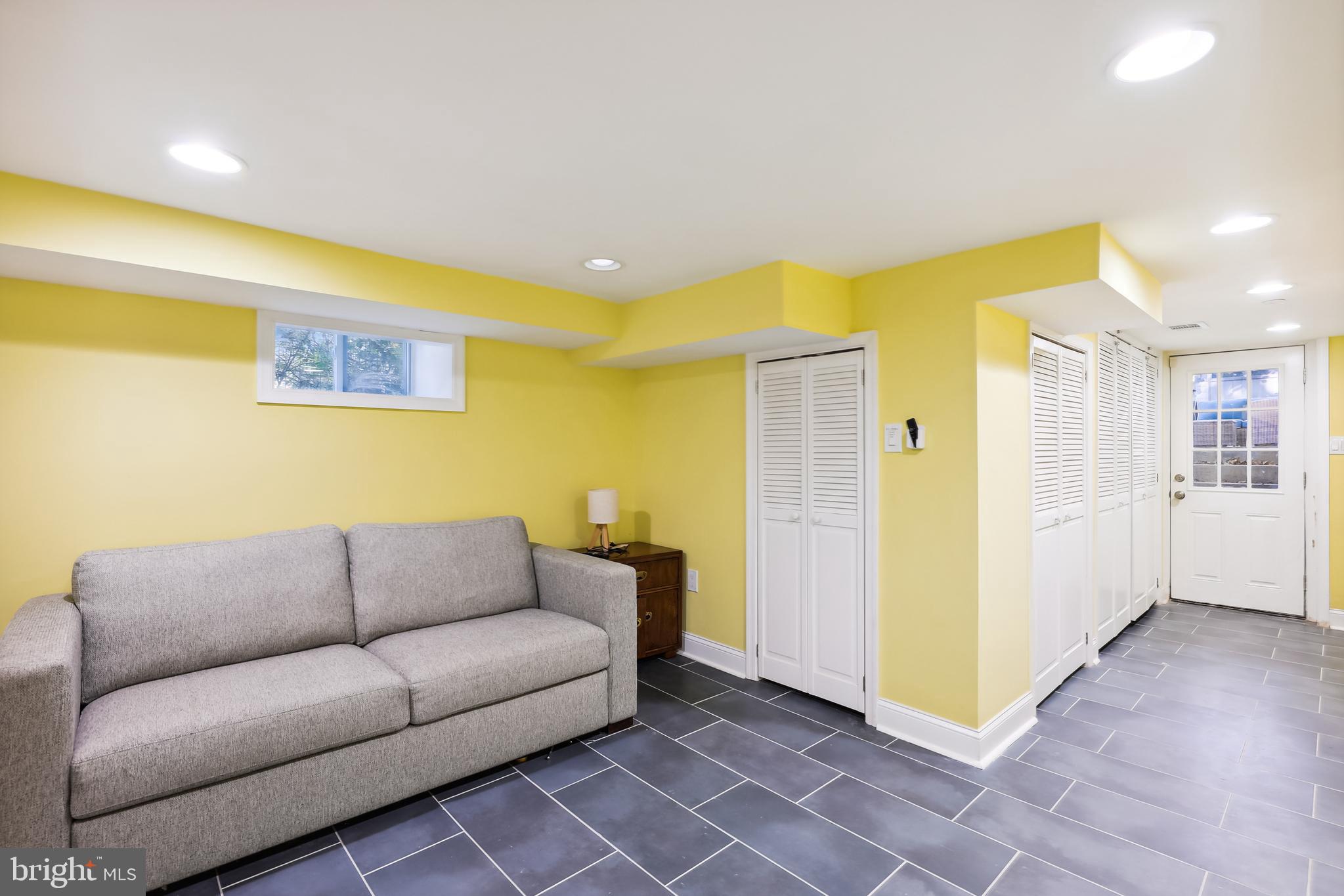 4439 ALTON PLACE NW