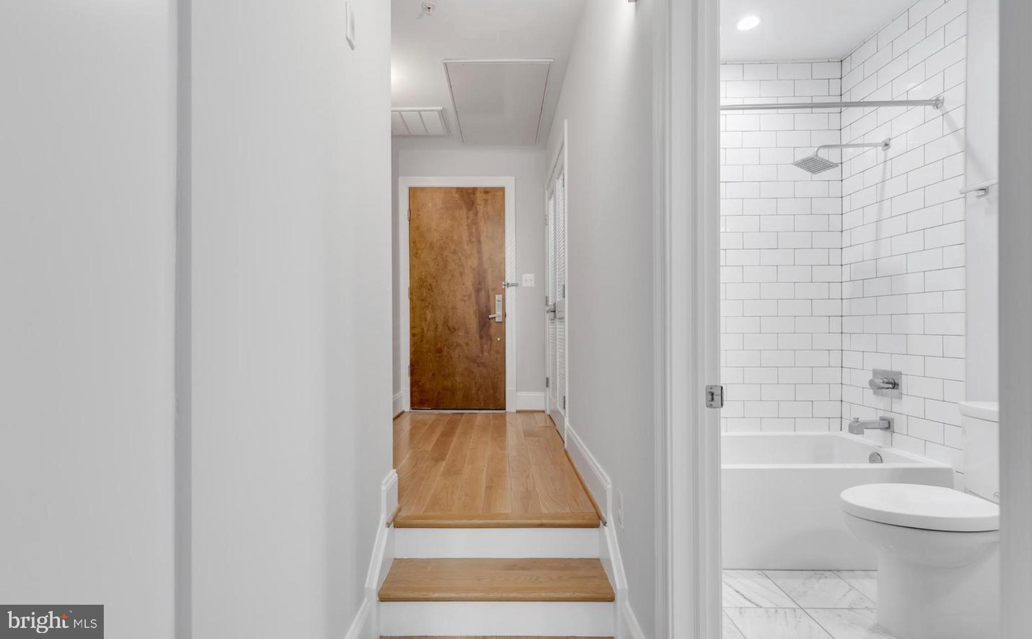 819 D St NE #27