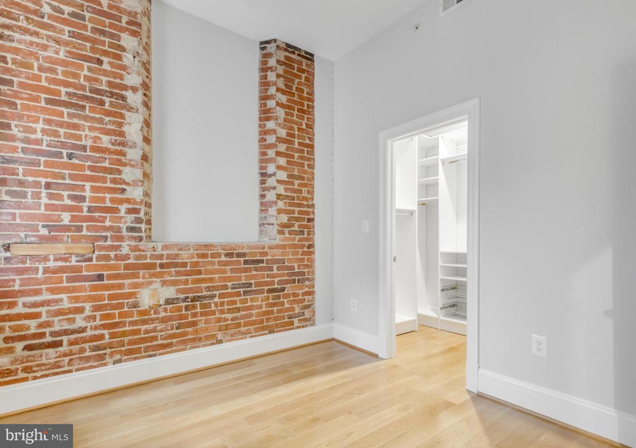 819 D St NE #27