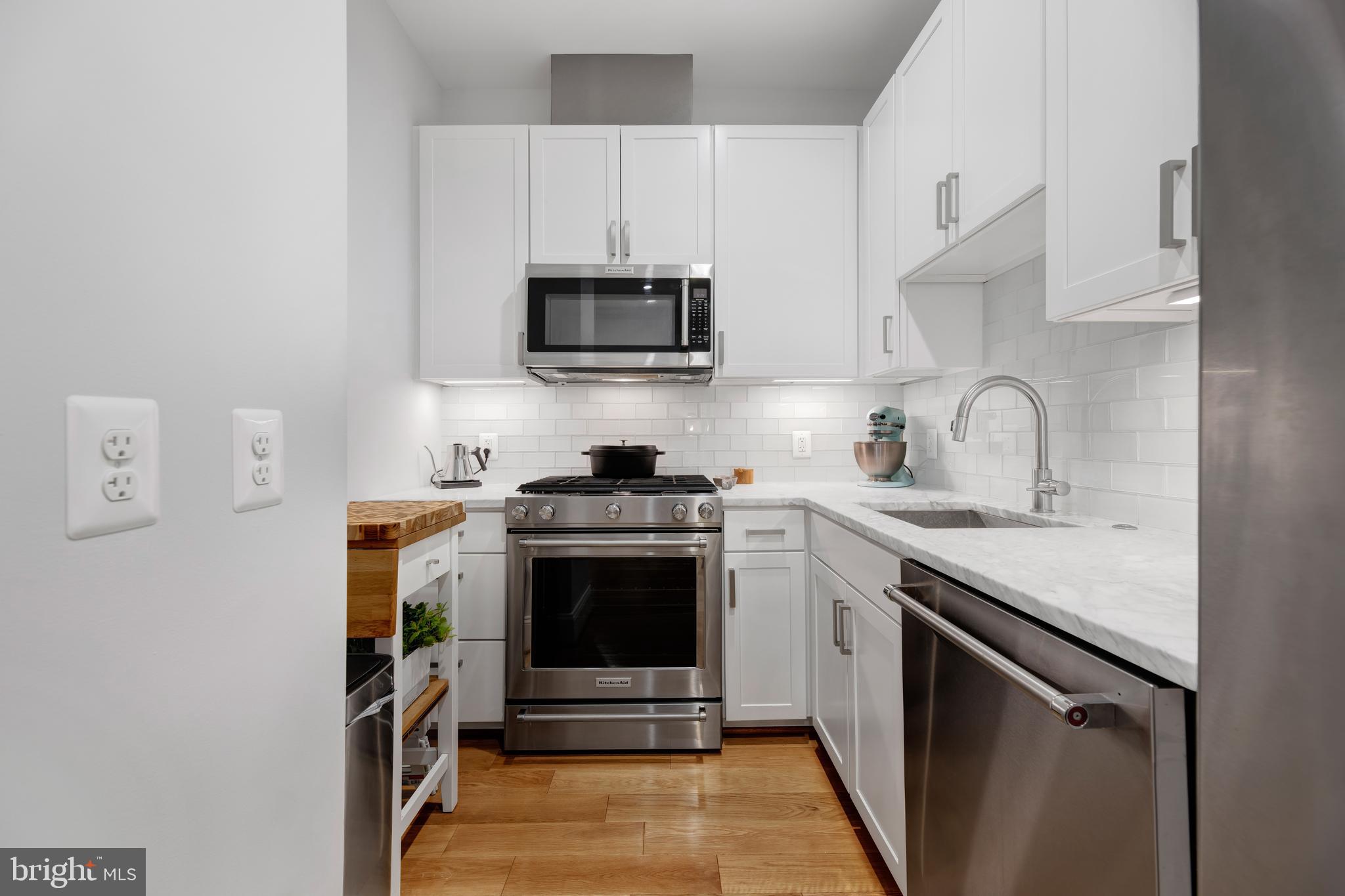 819 D St NE #27