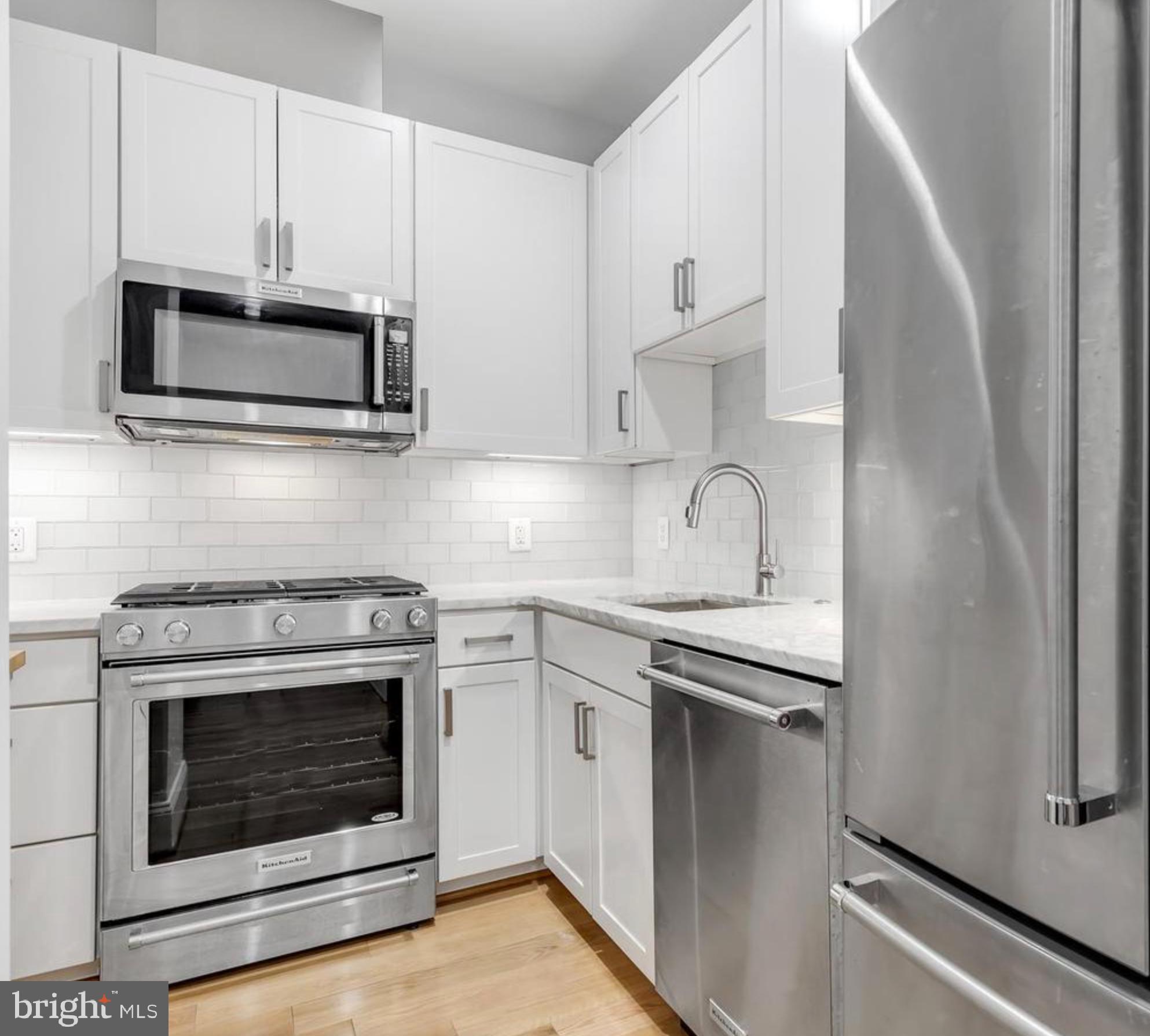 819 D St NE #27