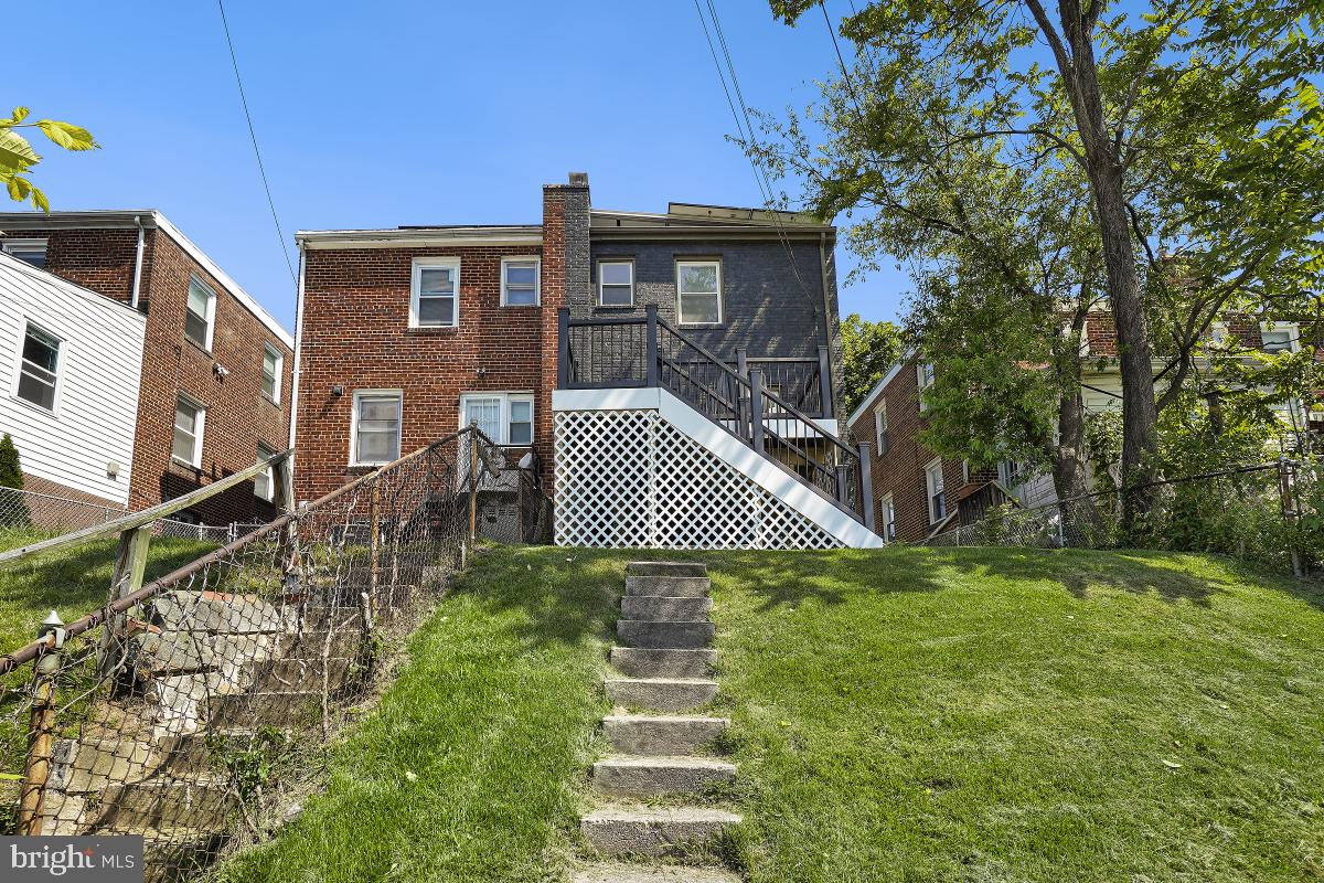 239 OGLETHORPE ST NE