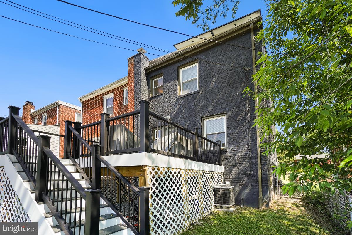239 OGLETHORPE ST NE