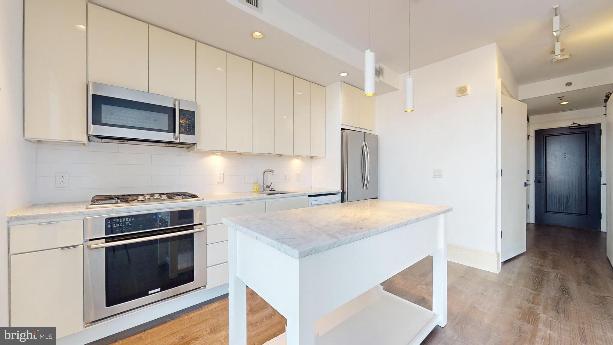 1011 M ST NW #804
