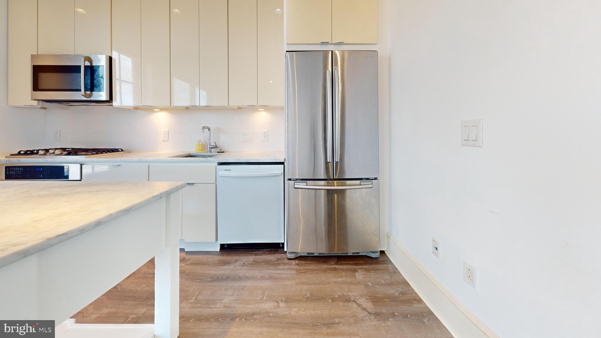 1011 M ST NW #804