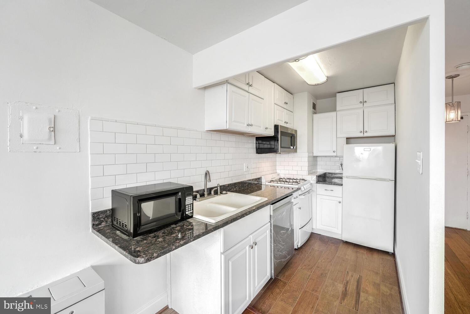 1601 18th St NW #718