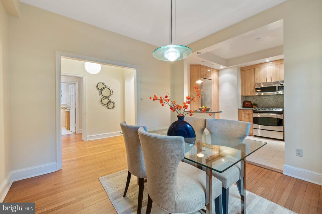 3041 Sedgwick St NW #102d