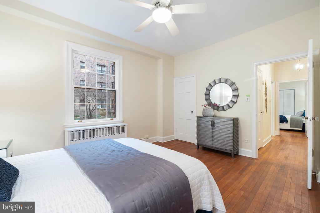 3041 Sedgwick St NW #102d