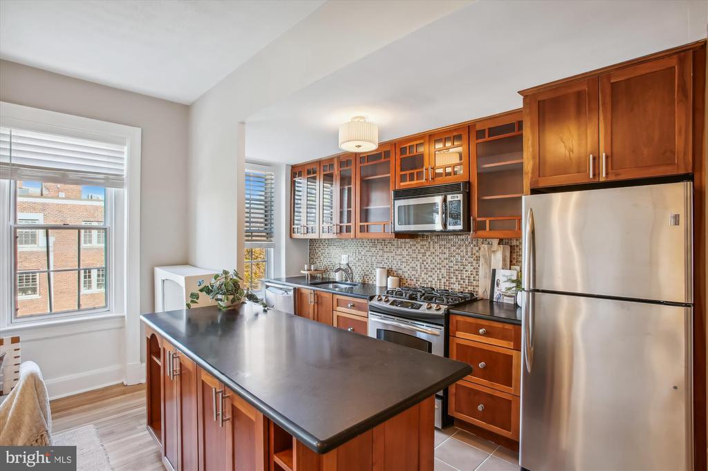 2227 20TH STREET NW 506